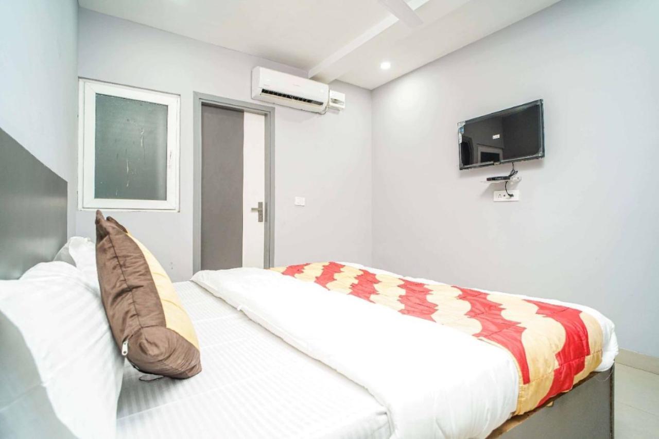 Hotel Revels By A1Rooms 新德里 外观 照片